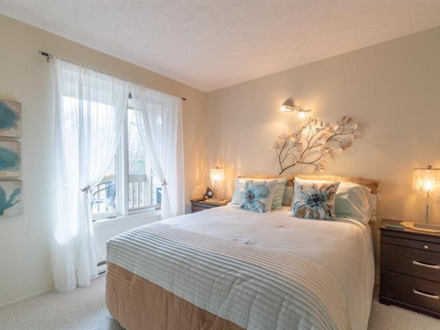Superbe Condo Bord De L'Eau A Magog Exterior foto