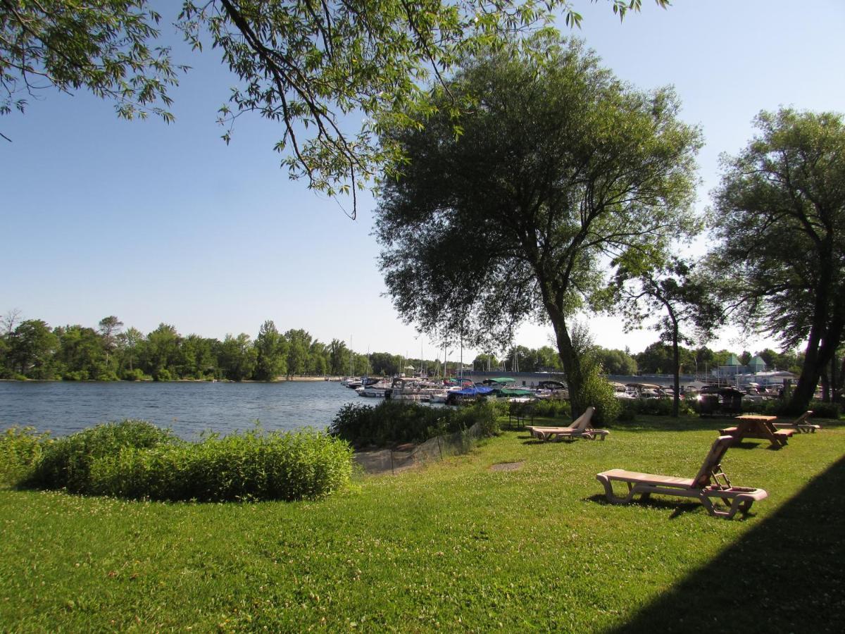 Superbe Condo Bord De L'Eau A Magog Exterior foto