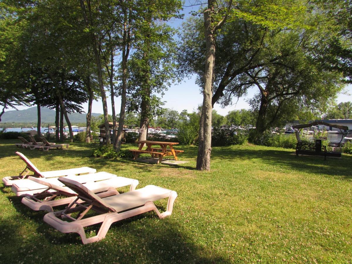 Superbe Condo Bord De L'Eau A Magog Exterior foto